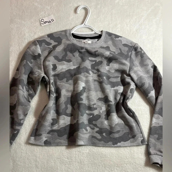 Crewneck - Picture 4 of 7